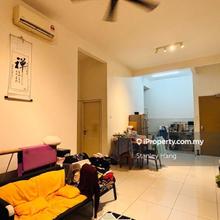 Freehold, 2 Bedroom, Pool view