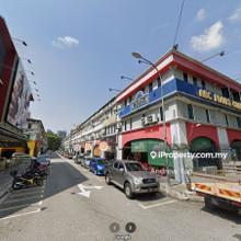 Desa Petaling Exclusive 3 Storey Corner Shop Facing Main road for sale