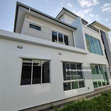 Senibong Cove Bungalow