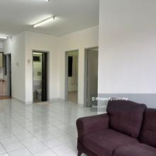 Low Investment KLCC View 3 Bedder Partly Furnished