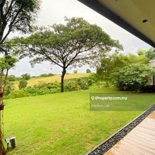 Nice Renovated - 2.5-Sty Bungalow with Swimming Pool