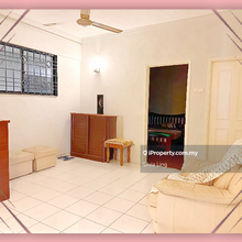 Newly Refurbished,Wellkept,High Floor Condo@Cameron Towers for Sale
