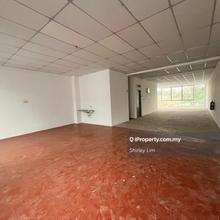 End lot facing main road with good condition first floor for rent