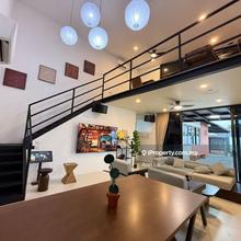 Corner Lot -Fully Furnished -New renovated - Swimming pool -Freehold