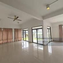 Newly Refurbished/ Clean / Partial Furnished / swimming pool/Clubhouse