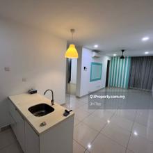 Pj Ara Damansara, Partly Furnished, Ground Floor Parking, Freehold