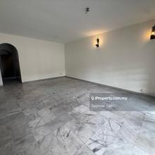 Sd 8 Double Storey Landed House in Sri Damansara Near MRT Food Bank