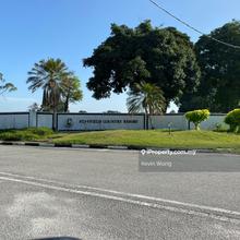 Bungalow Land Located In Exclusive Neighborhood In Mantin