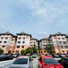 Bukit subang apartment Kiambang 