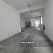 Prime Location shop with lift 