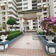 Freehold Condo With Unblock View