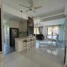 3 storey rorner renovated townhouse for Sale
