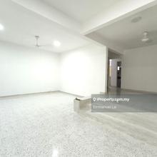 Newly Painted Refurbished Good Location Near To Shops
