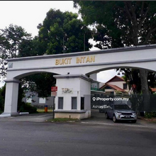 Huge corner lot vip taman. 6 min to town and highway