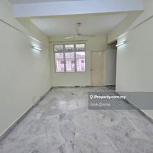 Well Kept Unit Strategic Location Walk To Aminites and LRT Station