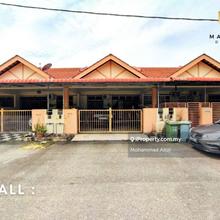 Teres setingkat setengah taman Kempadang aman depan padang