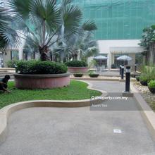Below mkt 600k only 2 unit per floor 5mins walk to pavilion mall n mrt