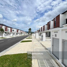 Brand new unit, unfurnish, below market price