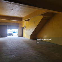 Taman Pinggiran Putra 3 Storey Shop Lot for Sales