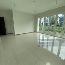 3 Storey Waterfront Villa For Rent