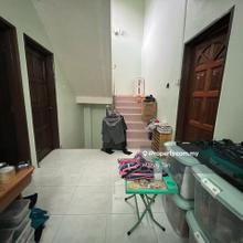 Terrace house for Sale