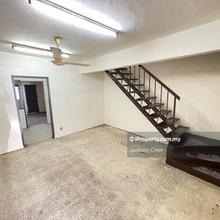 Terrace house for Sale