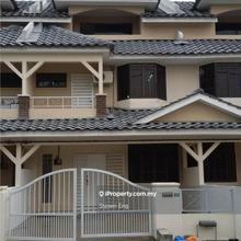 2.5 Storey, 5 Bedrooms, Excellent Location, Well-kept Condition