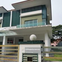 Brand new semi detached house landed for rent near airport, Universit,