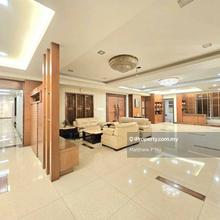 H Residence - Fully Renovated - 7000' - 4 Car Parks - Kelawai Road
