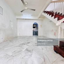 Taman Sri Gombak , Freehold , Nice Unit