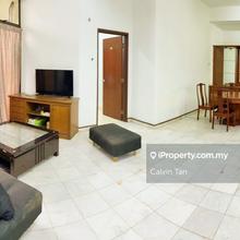 Furnished unit, freehold, 3room 2 bath, 1 carpark, walk distance LRT