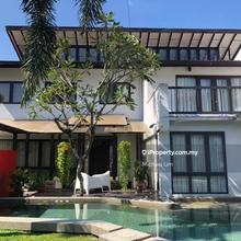 Tropical Bungalow To Let