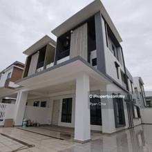 32x70 Brand New Bare Unit 3 storey Semi-D Cluster Setia utama 1