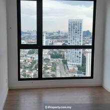 High floor comes with unobstructed great view of PJ