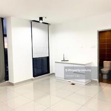 Freehold Well Maintain Corner unit P/Furnished High Flr Nice View