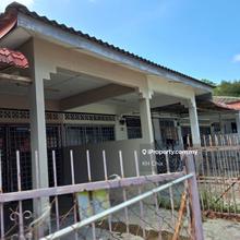 Hj Ahmad Kuantan 2 adjoining units 1-storey  Intermediate Terrace
