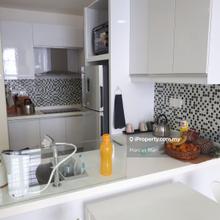 Fully Furnished, Freehold, 2r2b with 2 Side by Side Carparks