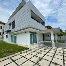 Spacious Bungalow with Private Garden, Easy Access Shops&Restaurant