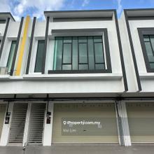 Kluang Taman Tasik Indah (First floor office for rent)