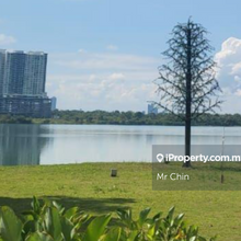 Rare Lake frontage bungalow land