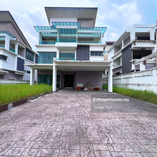 3 storey bungalow, with lift, super limited unit, Damai Gayana