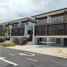 3 storey house for Sale