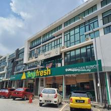 New Shop facing mainroad for rent in btp Rawang