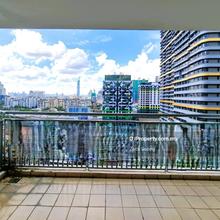 Facing Kl menara 118 view renovated unit move in condition