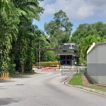 Flat Freehold Bungalow Land Facing Kelab Rahman Putra Golf Course