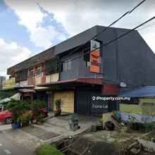 Kangkar Tebrau end lot double storey shop sells at Rm500k