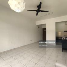 Apartment Sri Hijauan 3 Bilik Tidur, Tingkat 4 Blok D