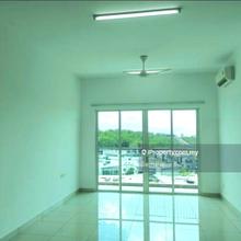 Biggest built up wt balcony 3 bedroom unit for rent
