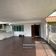 Rock Road Double Storey Intermediate Terrace House For Sale 