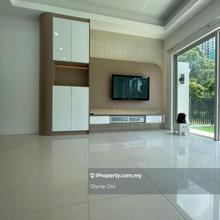 Luxury Condo with Private Garden @ Emerald Hills